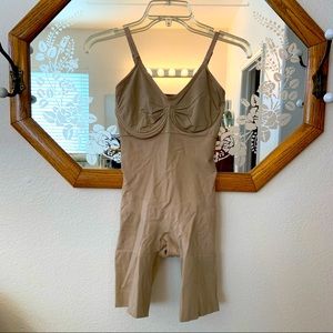 Spanx Bodysuit in Nude. Medium